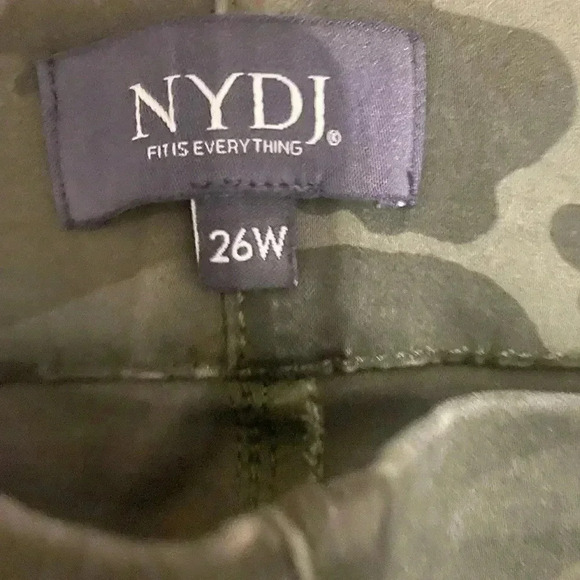 NWT NYDJ Pull On Skinny Camo Jeans - Picture 3 of 8